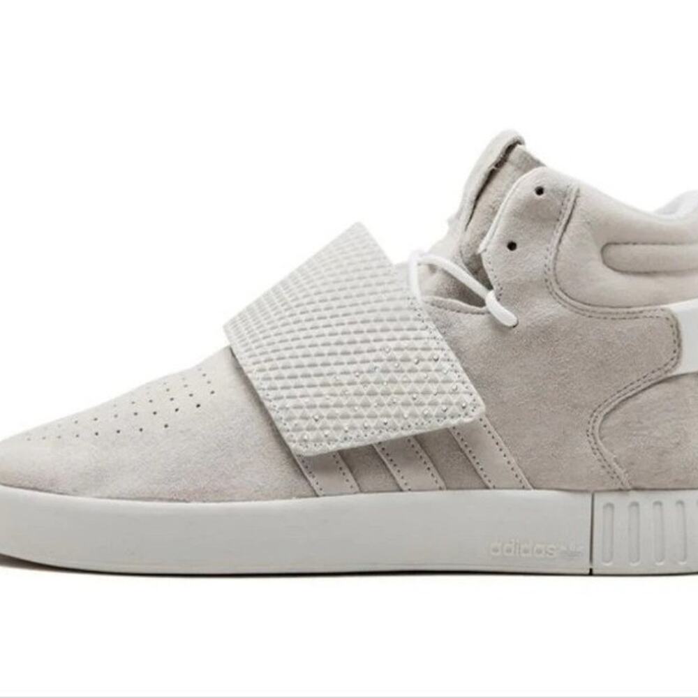 Adidas Tubular Invader Strap

Size 5.5Y